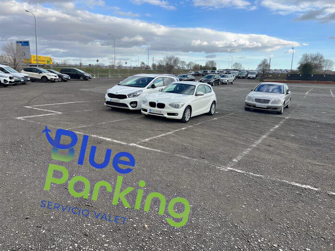 Blue Parking Meet & Greet - lotnisko Madryt-Barajas (MAD) - zdjęcie parkingu