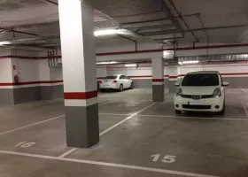 Zdjęcie parkingu Tryp Alameda Aeropuerto Madrid - lotnisko Madryt-Barajas (MAD) przy lotnisku