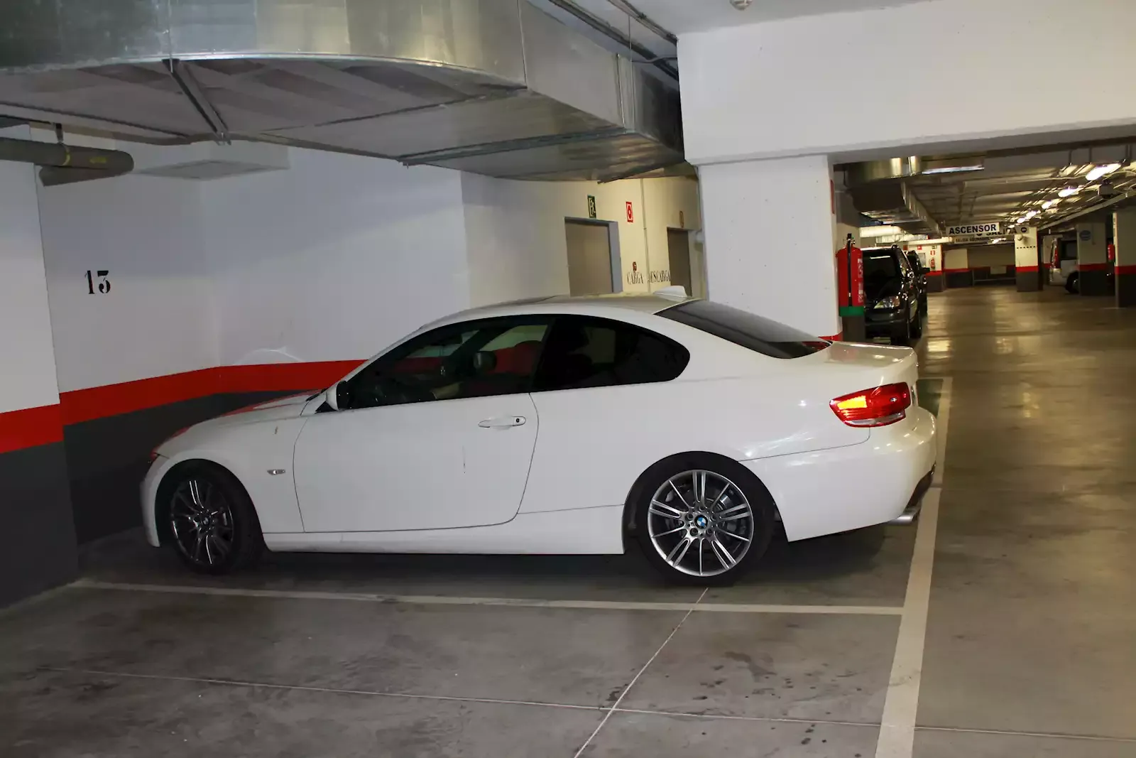 Hotel Maydrit Aeropuerto Barajas - lotnisko Madryt-Barajas (MAD) - zdjęcie parkingu